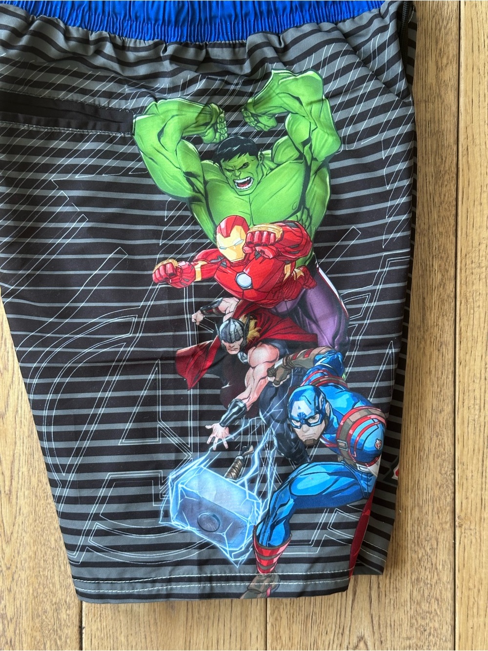 NEW Marvel Avengers Swim Trunks size 7 - Picture 4 of 9